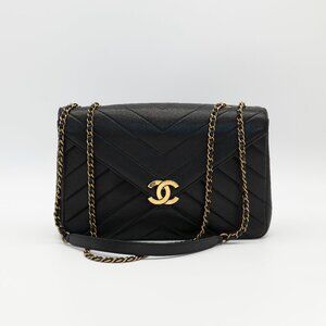 CHANEL Paris-Seoul Coco Envelope Flap Bag with Entrupy COA